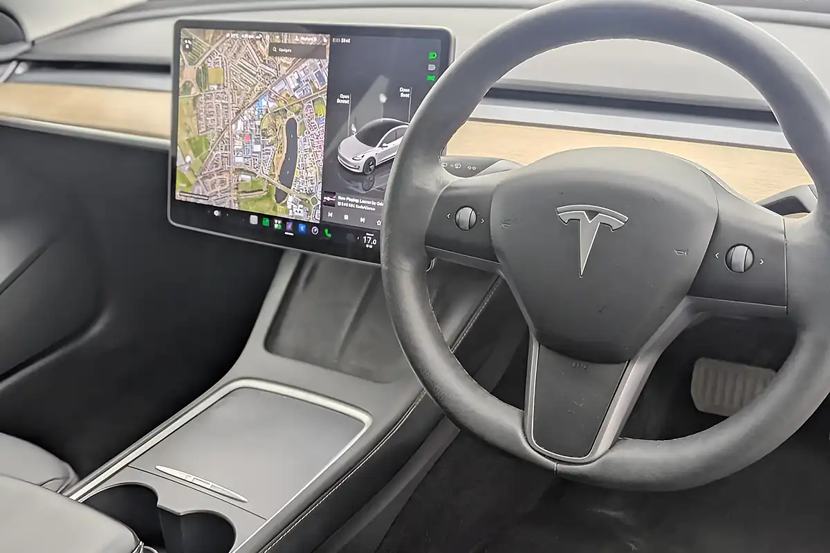 Used 2022 Tesla Model 3 Standard Range Plus White - Interior and Exterior details 16