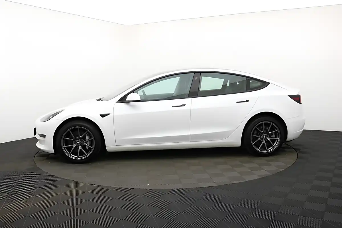 Used 2022 Tesla Model 3 Standard Range Plus White - Interior and Exterior details 7