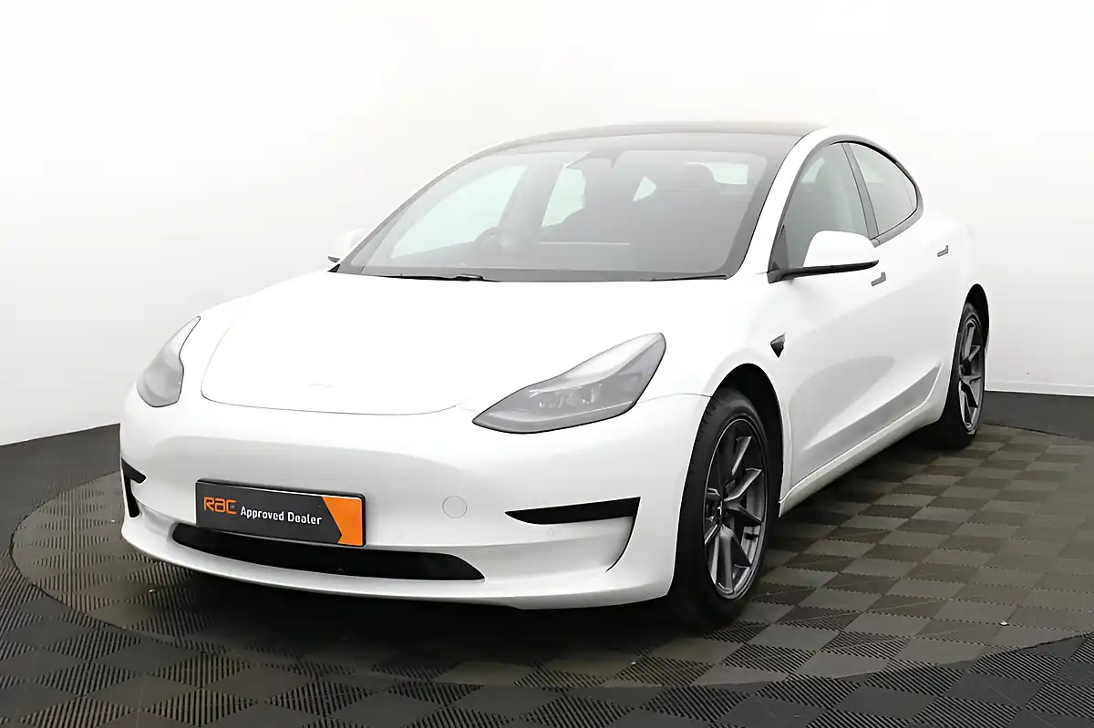 Used 2022 Tesla Model 3 Standard Range Plus White - Interior and Exterior details 8