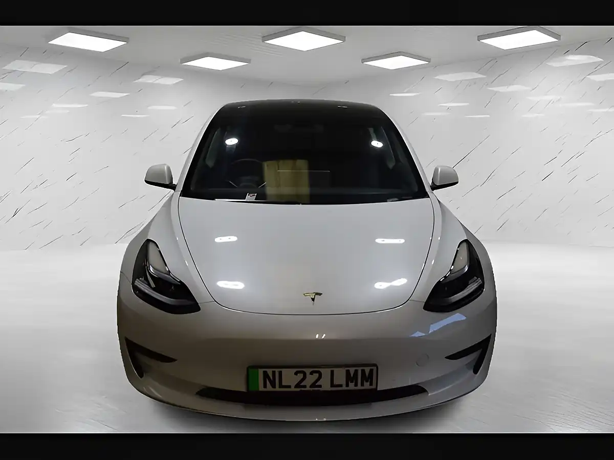 Used 2022 Tesla Model 3 Standard Range Plus White - Interior and Exterior details 2