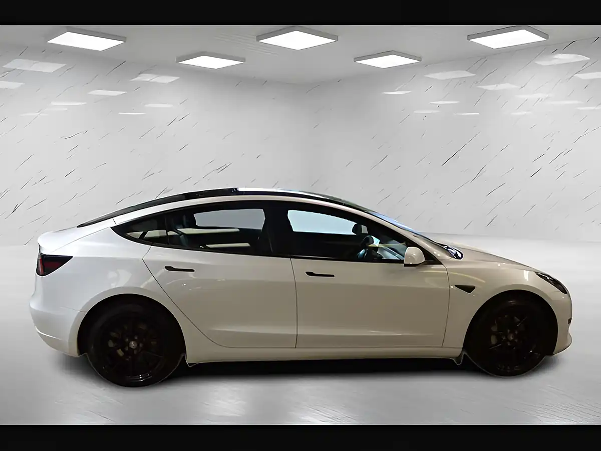 Used 2022 Tesla Model 3 Standard Range Plus White - Interior and Exterior details 5