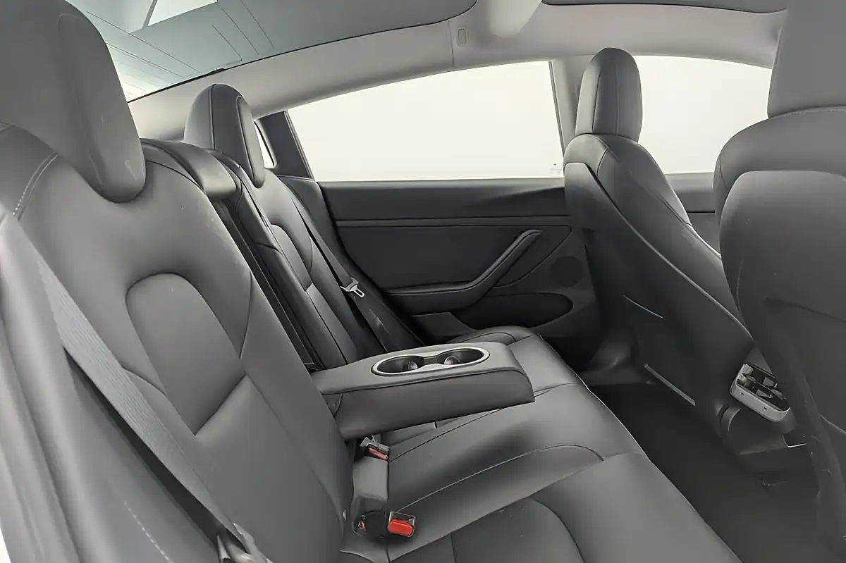Used 2022 Tesla Model 3 White - Interior and Exterior details 13