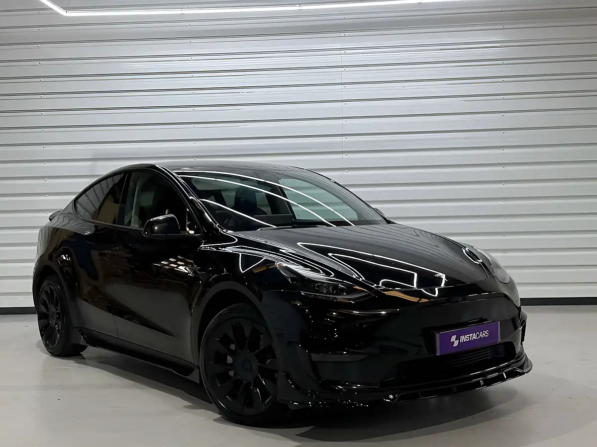 Used 2022 Tesla Model Y Long Range Black - Front View