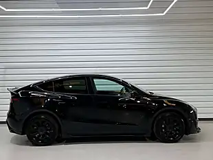 Used 2022 Tesla Model Y Long Range Black - Interior and Exterior details 17