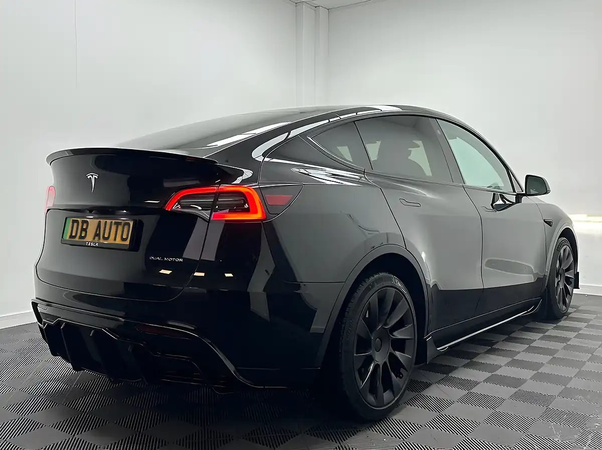 Used 2022 Tesla Model Y Long Range Black - Interior and Exterior details 10