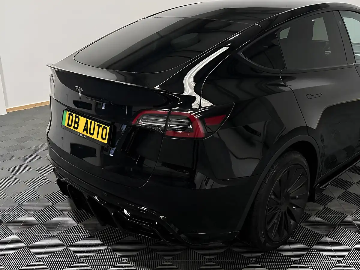 Used 2022 Tesla Model Y Long Range Black - Interior and Exterior details 13