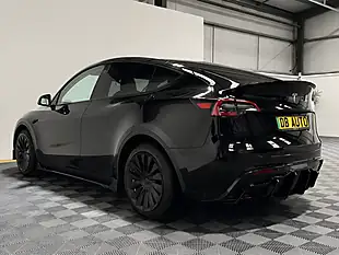 Used 2022 Tesla Model Y Long Range Black - Interior and Exterior details 8