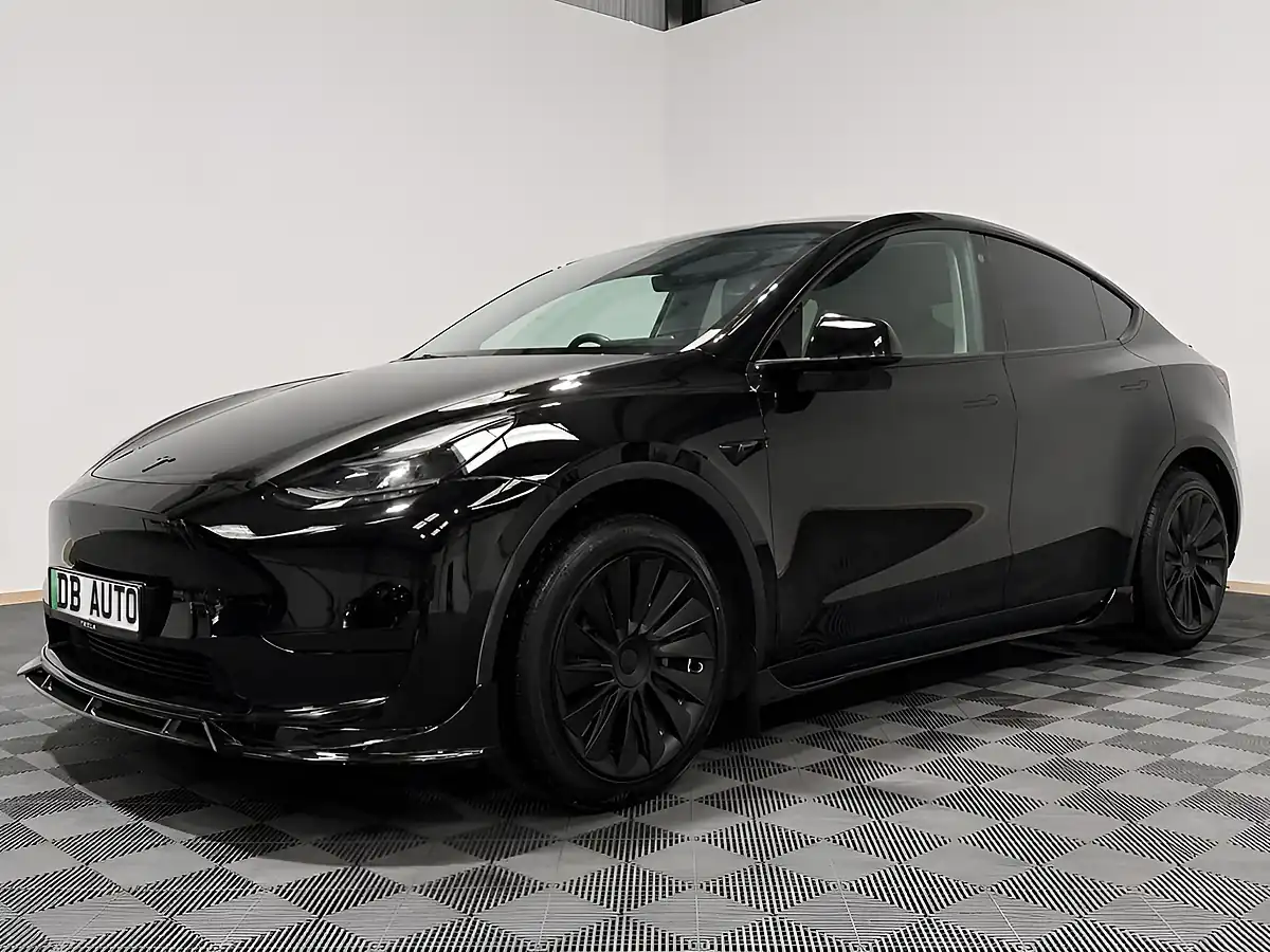 Used 2022 Tesla Model Y Long Range Black - Interior and Exterior details 4