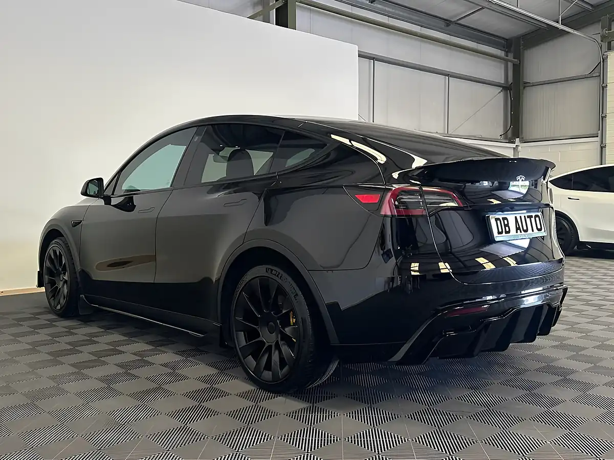 Used 2022 Tesla Model Y Long Range Black - Interior and Exterior details 12