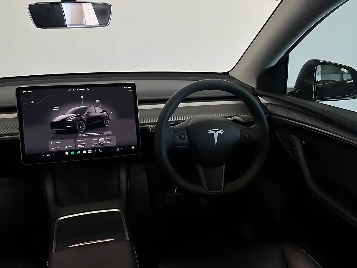 Used 2022 Tesla Model Y Long Range Black - Interior and Exterior details 17