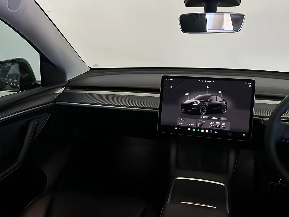 Used 2022 Tesla Model Y Long Range Black - Interior and Exterior details 18