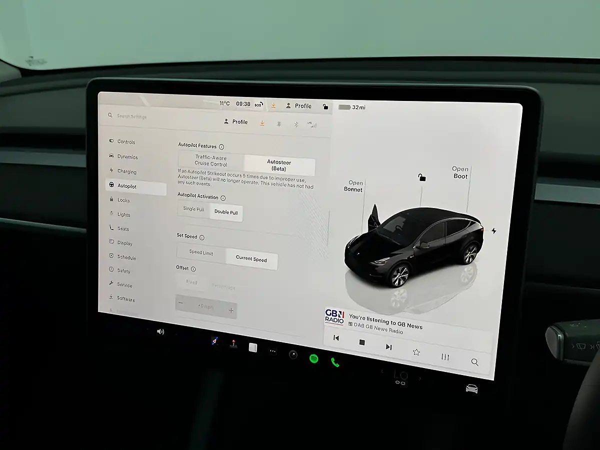 Used 2022 Tesla Model Y Long Range Black - Interior and Exterior details 12