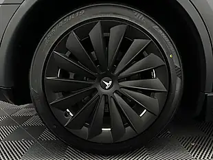 Used 2022 Tesla Model Y Long Range Black - Interior and Exterior details 18