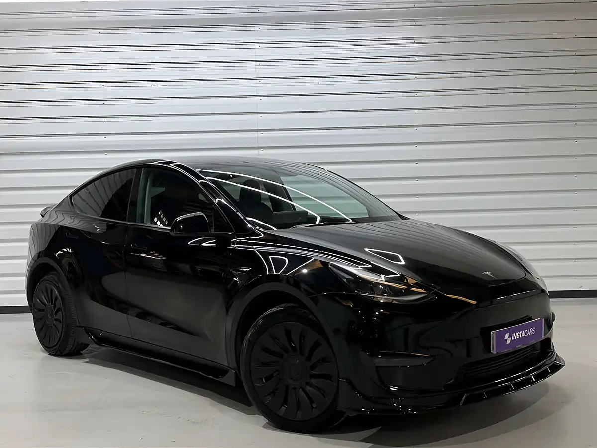 Used 2022 Tesla Model Y Long Range Black - Front View