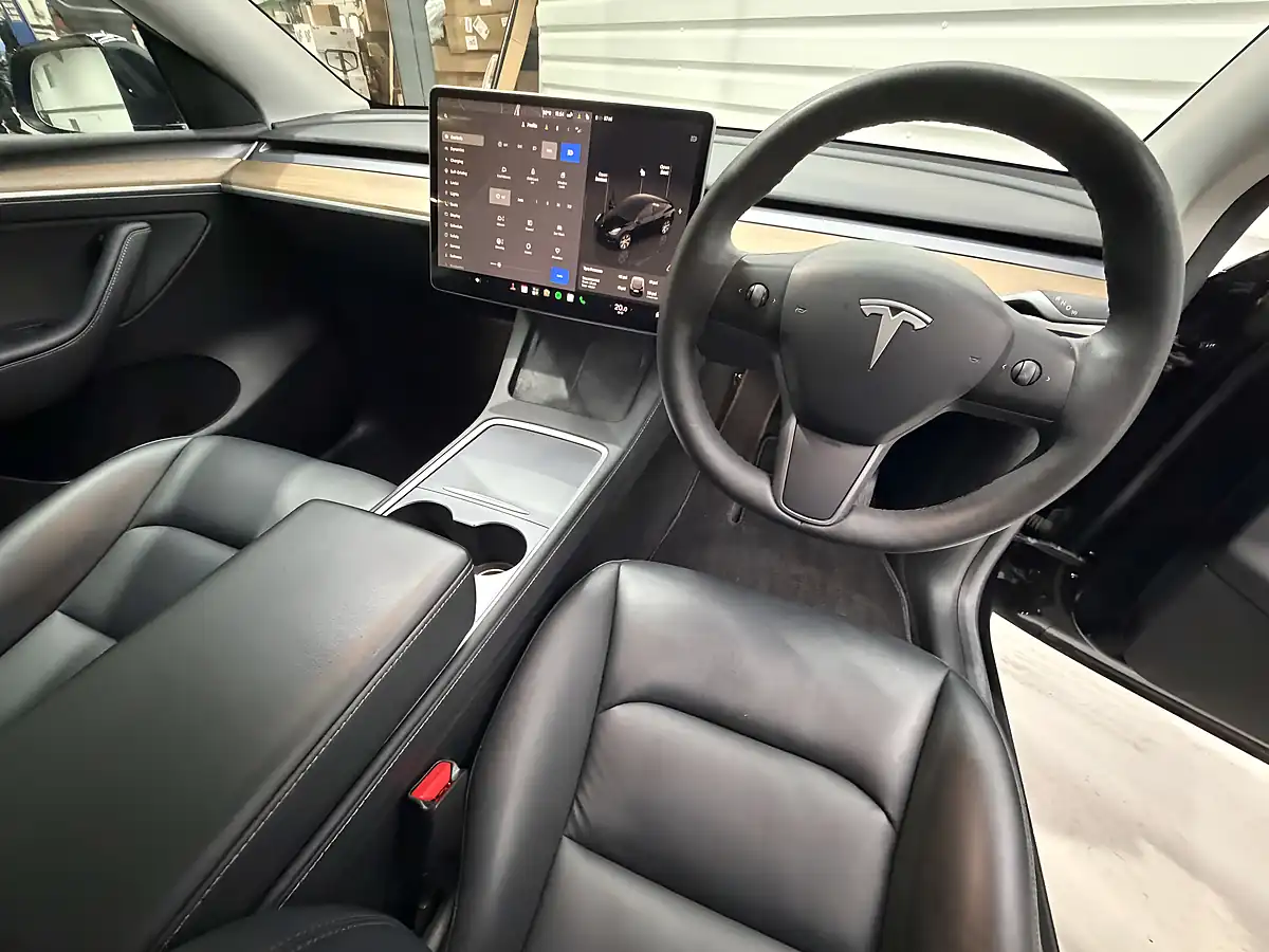 Used 2022 Tesla Model Y Long Range Black - Interior and Exterior details 11