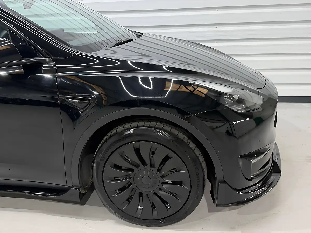 Used 2022 Tesla Model Y Long Range Black - Interior and Exterior details 17