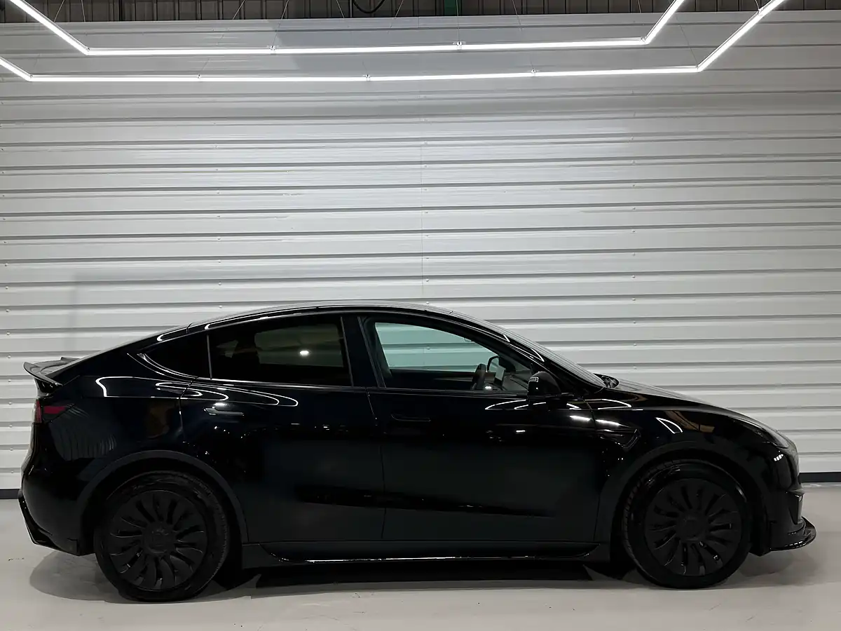 Used 2022 Tesla Model Y Long Range Black - Interior and Exterior details 3