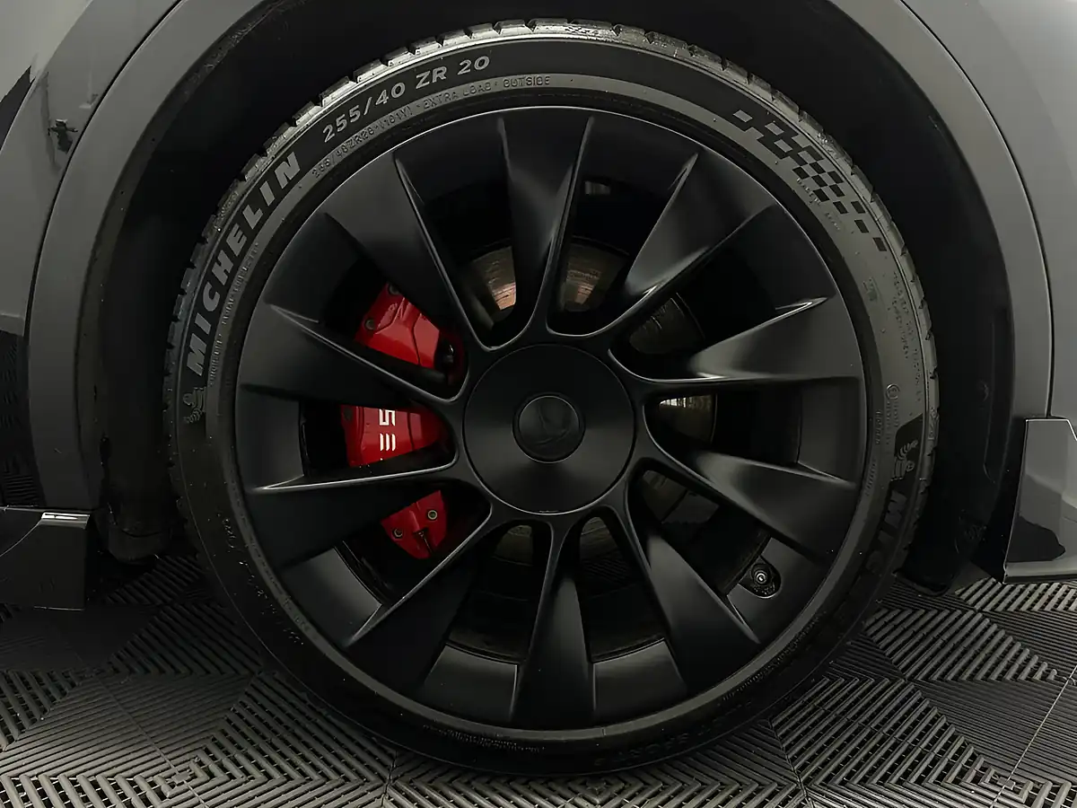 Used 2022 Tesla Model Y Long Range Black - Interior and Exterior details 19