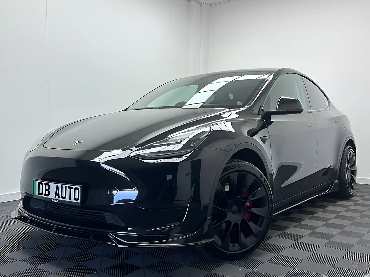 Used 2022 Tesla Model Y Long Range Black - Interior and Exterior details 9