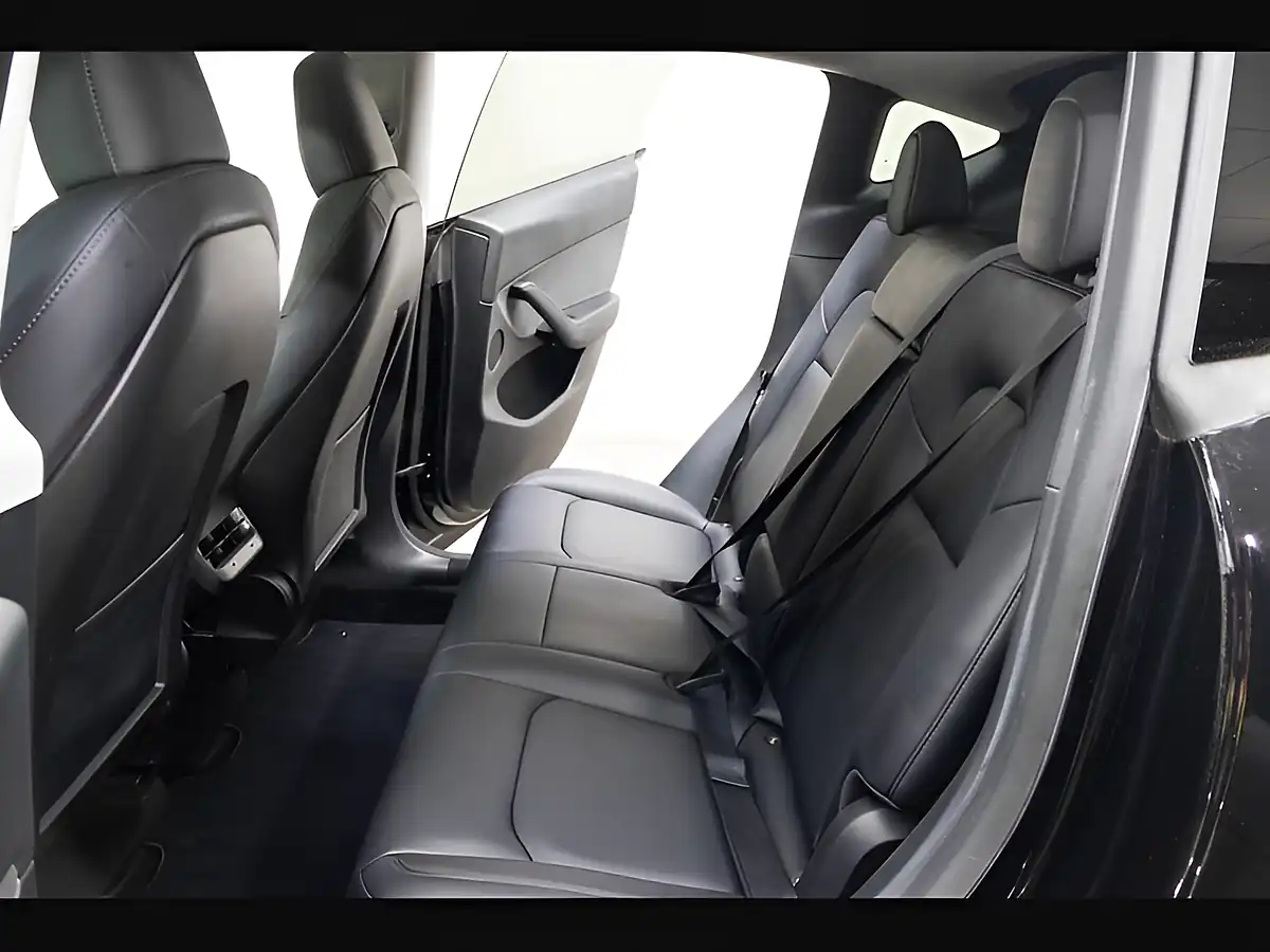 Used 2022 Tesla Model Y Long Range Black - Interior and Exterior details 11