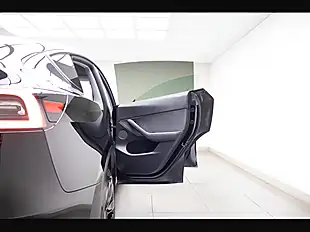 Used 2022 Tesla Model Y Long Range Black - Interior and Exterior details 19