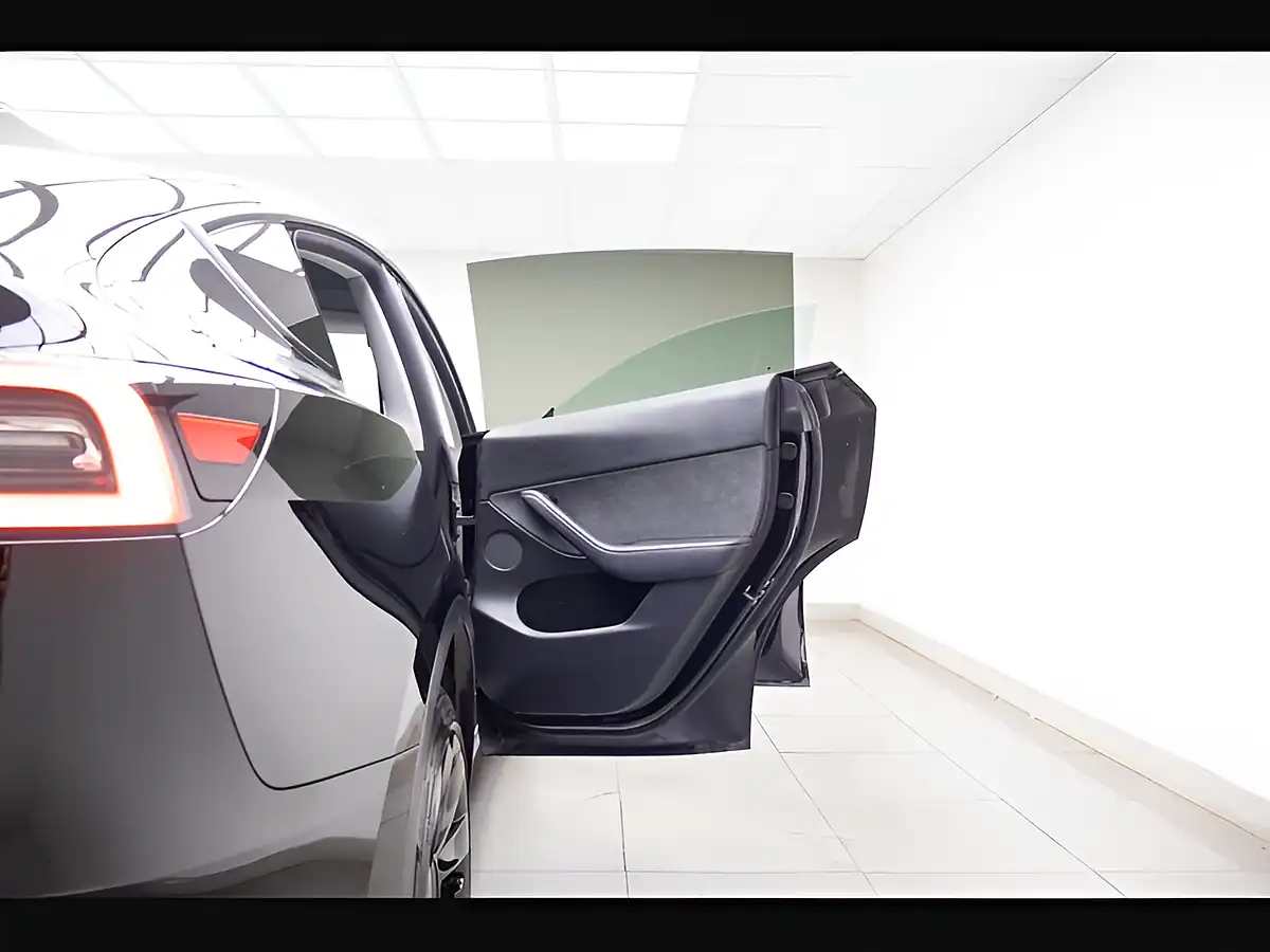 Used 2022 Tesla Model Y Long Range Black - Interior and Exterior details 19