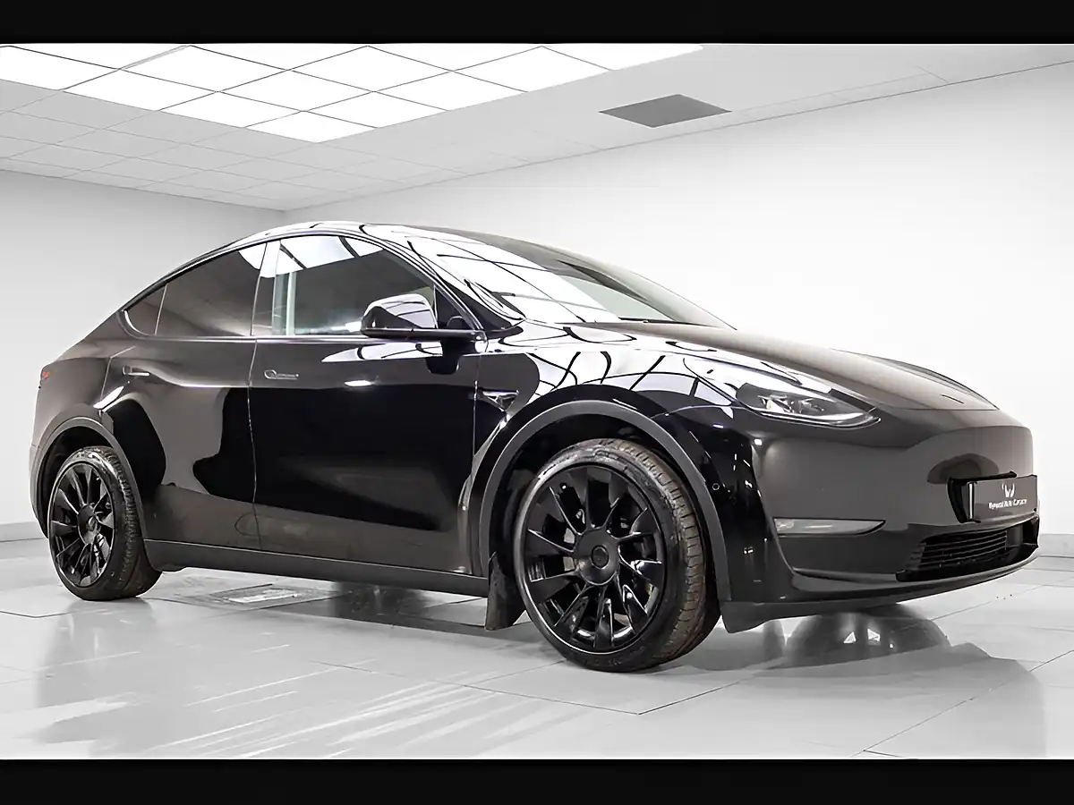 Used 2022 Tesla Model Y Long Range Black - Interior and Exterior details 8