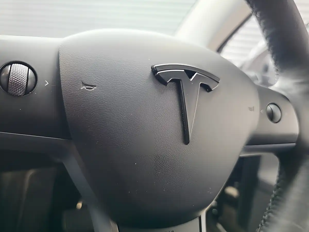 Used 2022 Tesla Model Y Long Range Black - Interior and Exterior details 13