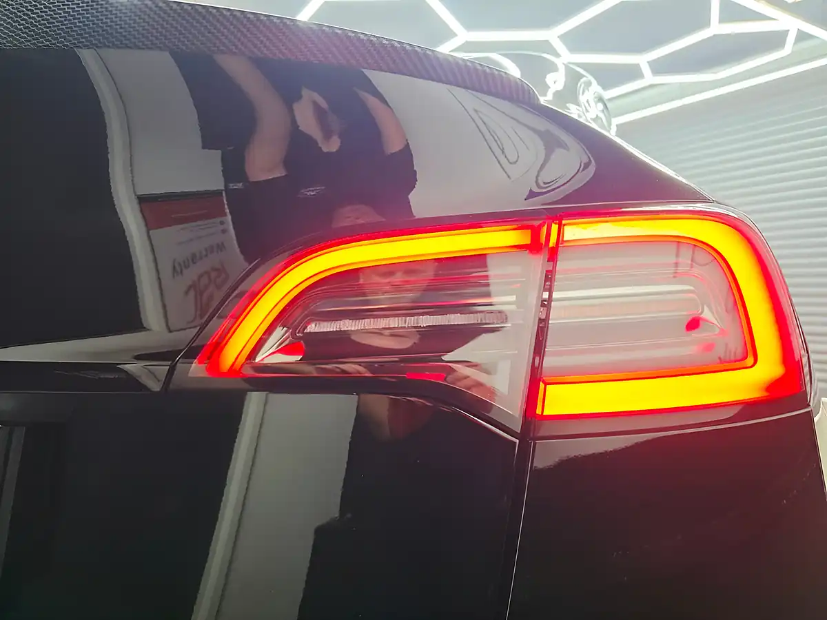 Used 2022 Tesla Model Y Long Range Black - Interior and Exterior details 8