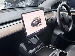 Used 2022 Tesla Model Y Long Range Black - Interior and Exterior details 17