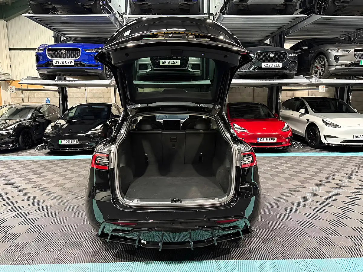 Used 2022 Tesla Model Y Long Range Black - Interior and Exterior details 15