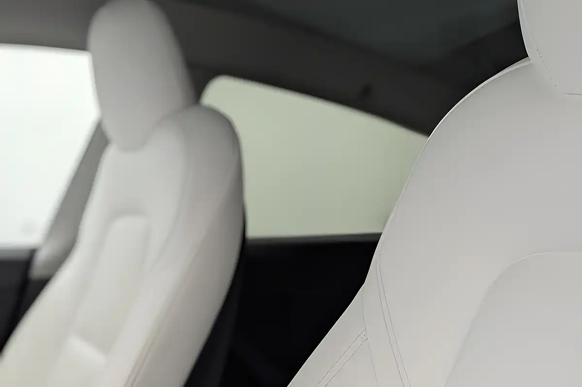 Used 2022 Tesla Model Y Long Range Black - Interior and Exterior details 13