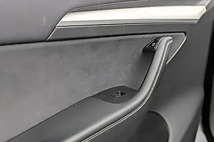 Used 2022 Tesla Model Y Long Range Black - Interior and Exterior details 14