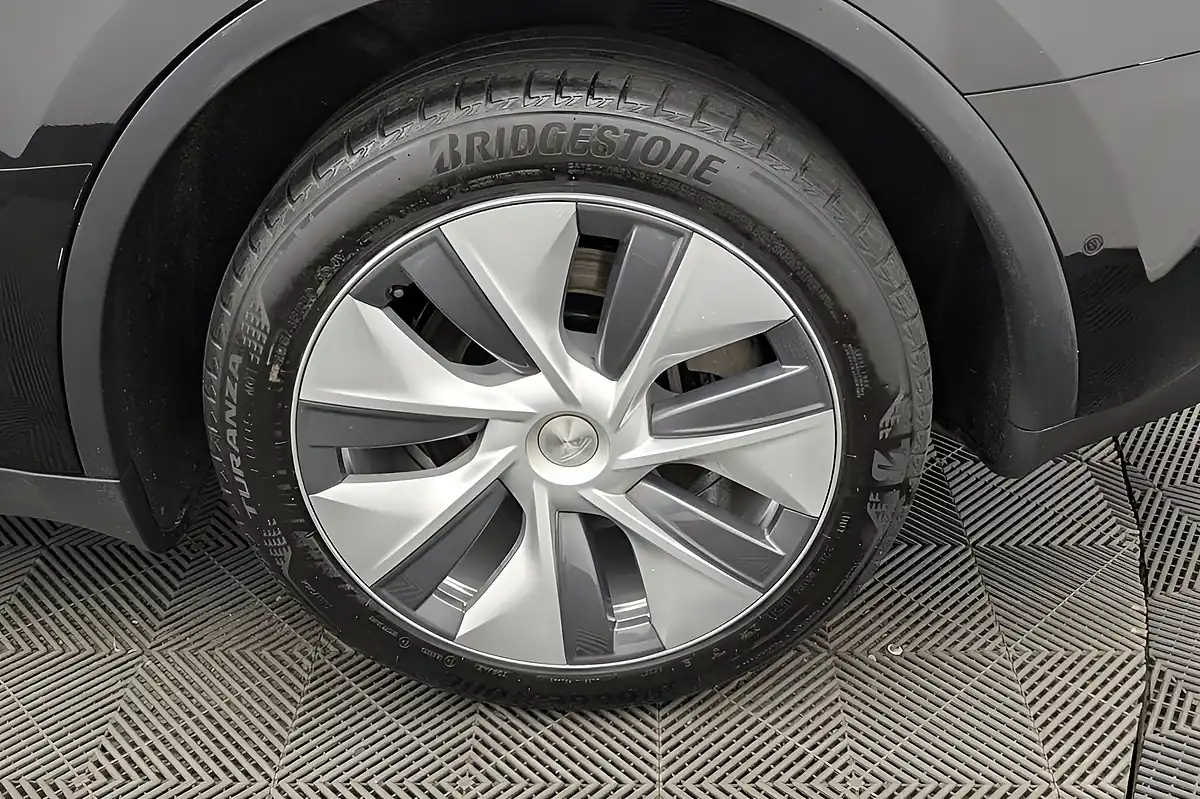Used 2022 Tesla Model Y Long Range Black - Interior and Exterior details 20