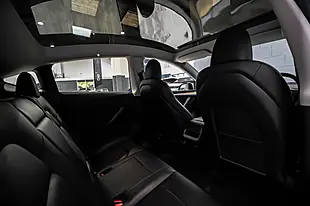 Used 2022 Tesla Model Y Long Range Black - Interior and Exterior details 12