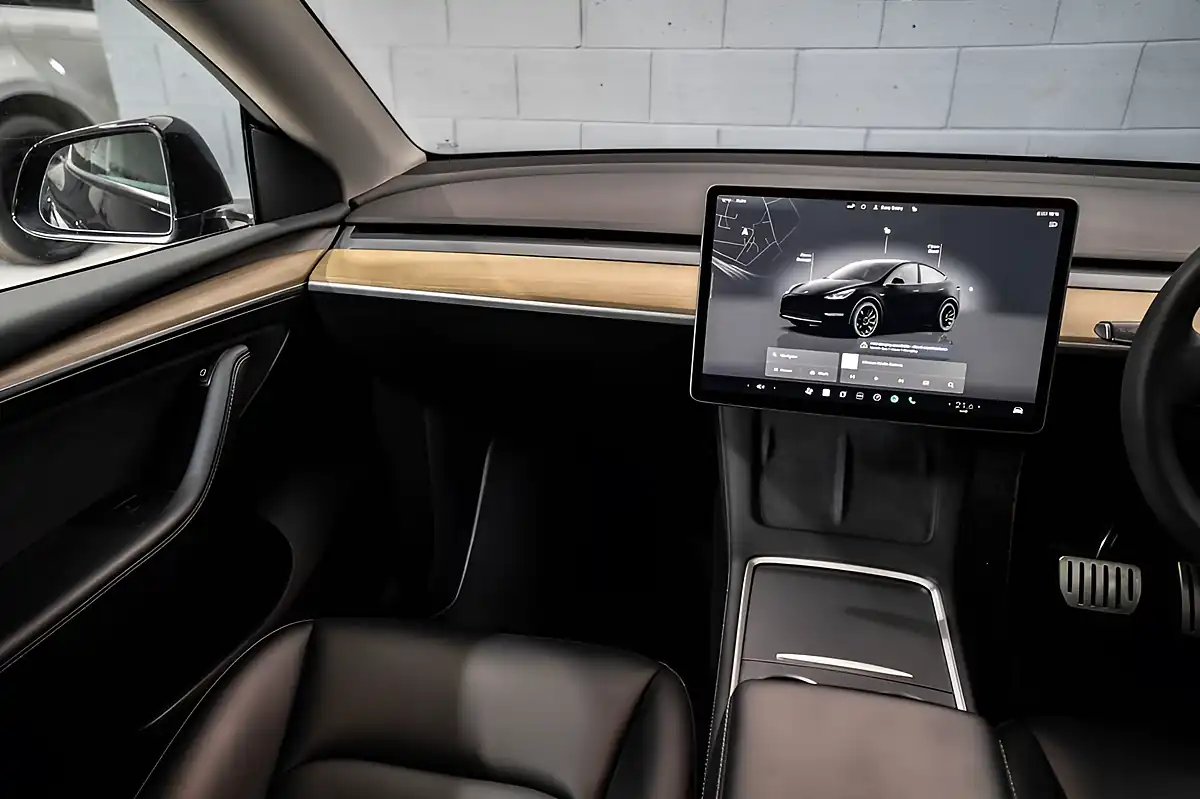 Used 2022 Tesla Model Y Long Range Black - Interior and Exterior details 13