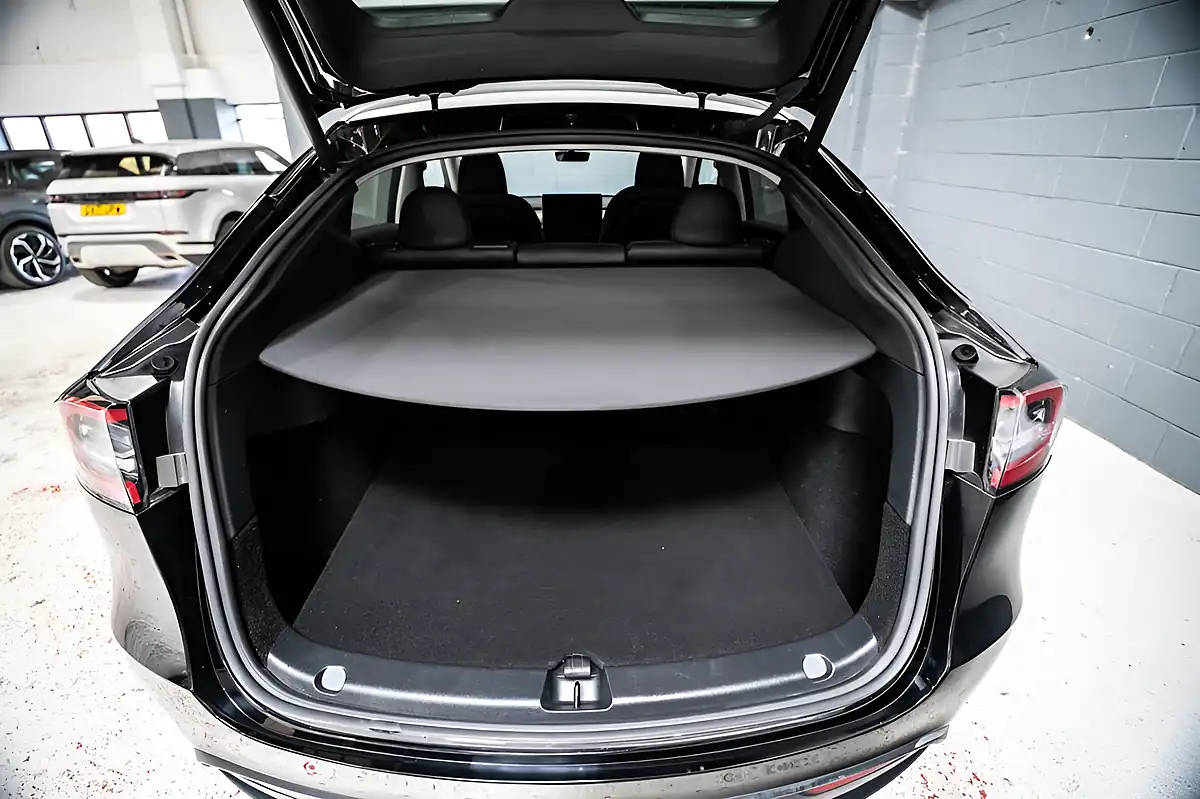 Used 2022 Tesla Model Y Long Range Black - Interior and Exterior details 19