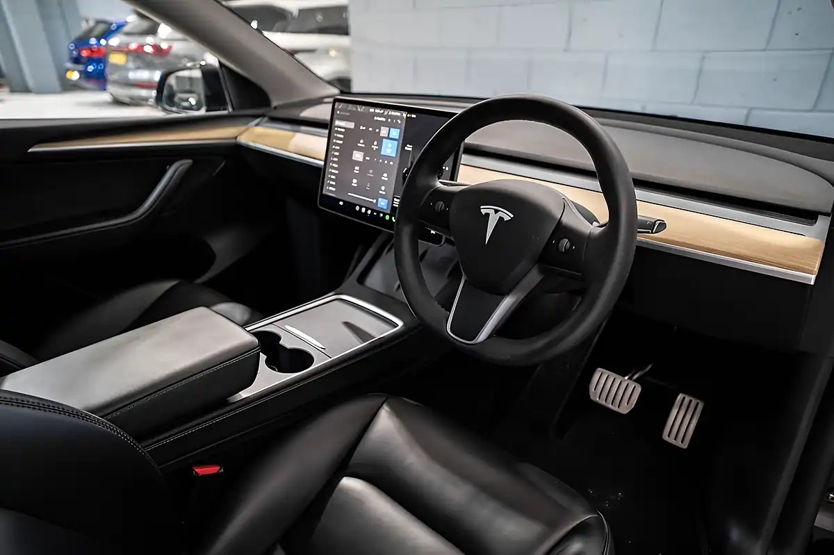 Used 2022 Tesla Model Y Long Range Black - Interior and Exterior details 5