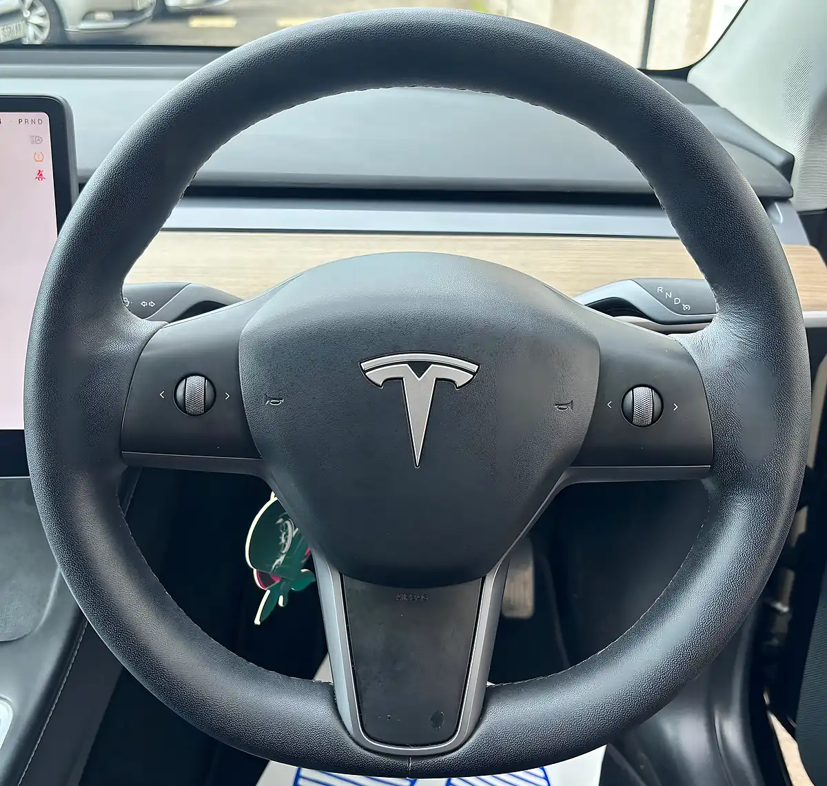 Used 2022 Tesla Model Y Long Range Black - Interior and Exterior details 13