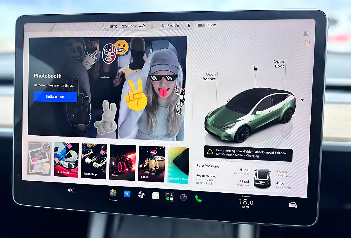 Used 2022 Tesla Model Y Long Range Black - Interior and Exterior details 18