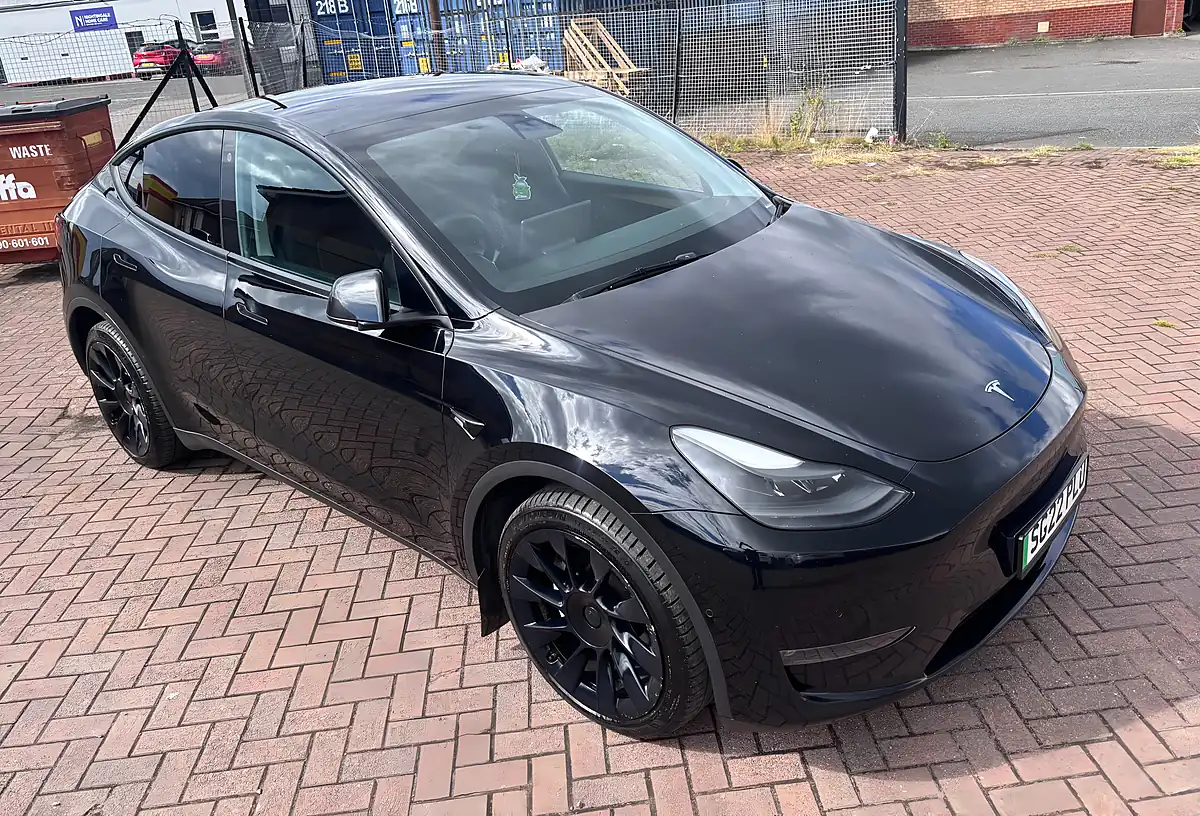 Used 2022 Tesla Model Y Long Range Black - Interior and Exterior details 19