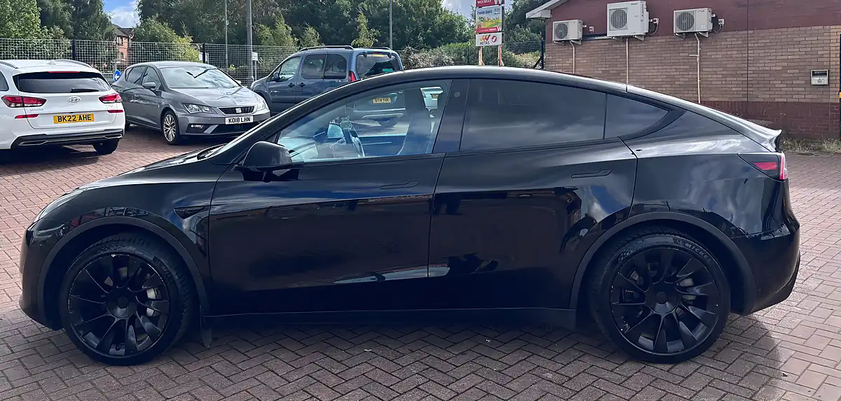 Used 2022 Tesla Model Y Long Range Black - Interior and Exterior details 3