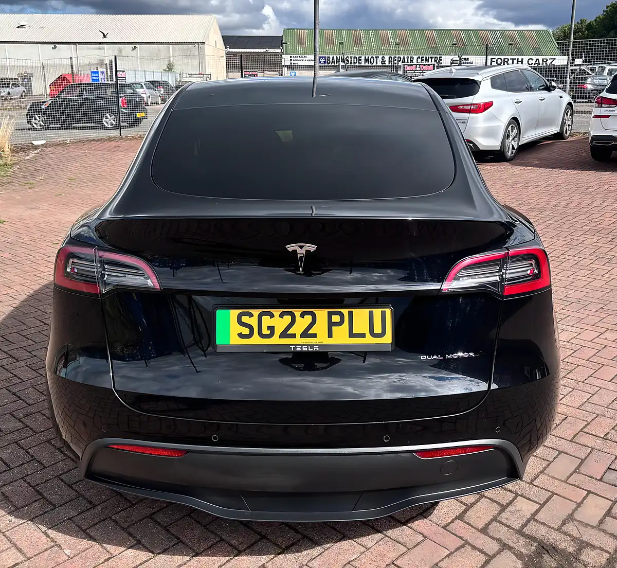 Used 2022 Tesla Model Y Long Range Black - Interior and Exterior details 5