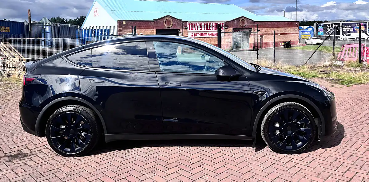 Used 2022 Tesla Model Y Long Range Black - Interior and Exterior details 6