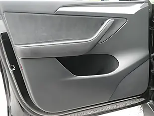 Used 2022 Tesla Model Y Long Range Black - Interior and Exterior details 17
