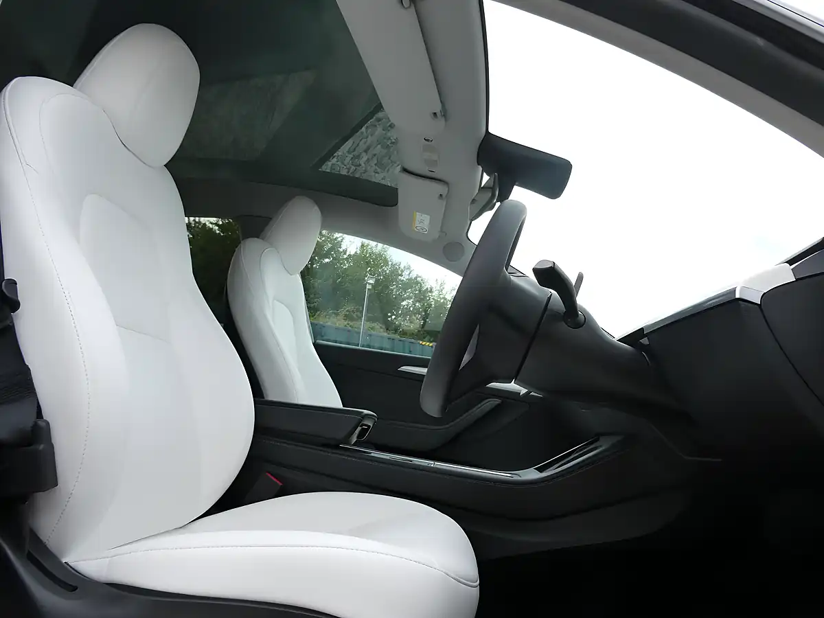 Used 2022 Tesla Model Y Long Range Black - Interior and Exterior details 6