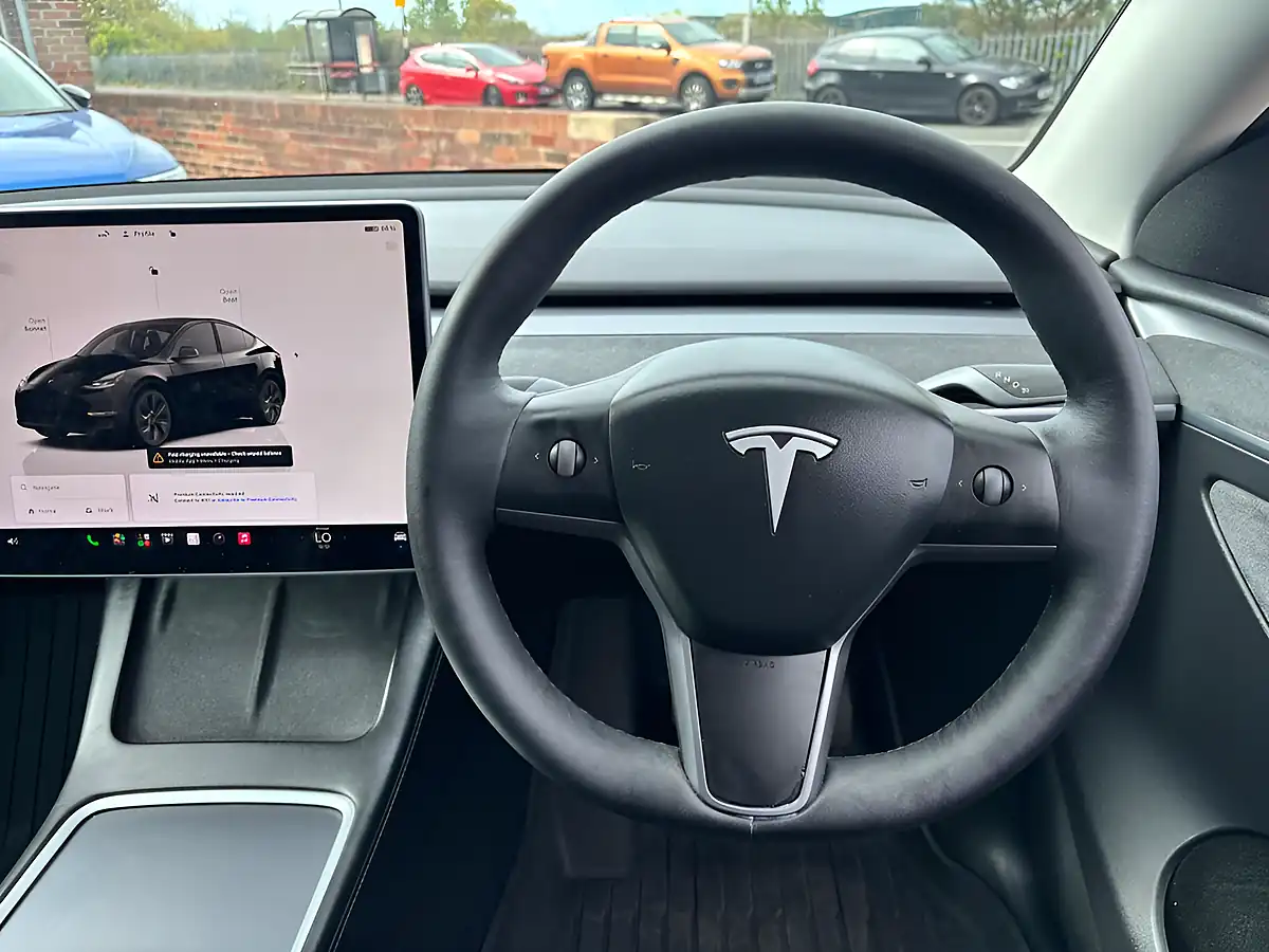 Used 2022 Tesla Model Y Long Range Black - Interior and Exterior details 17