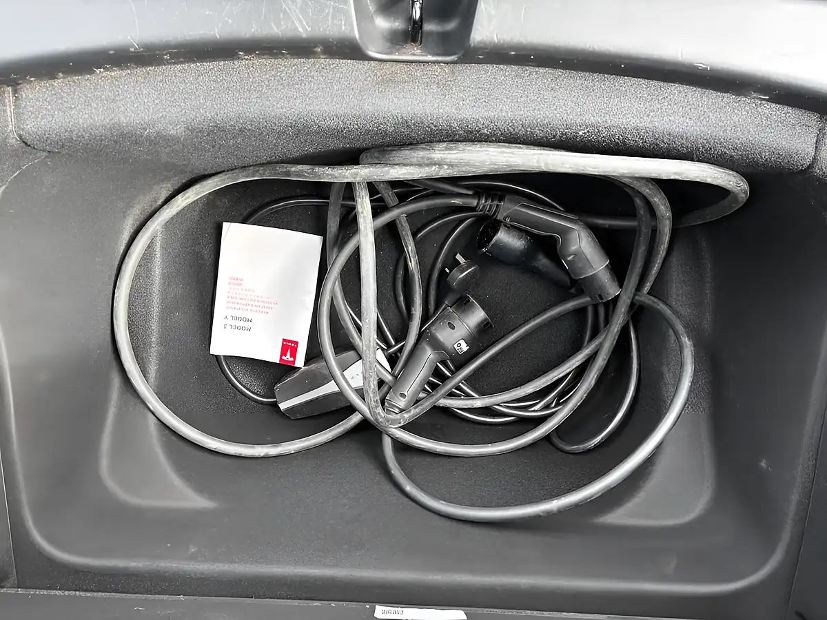 Used 2022 Tesla Model Y Long Range Black - Interior and Exterior details 20