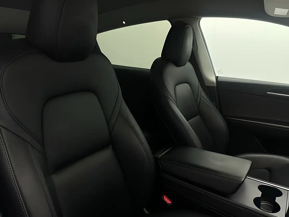 Used 2022 Tesla Model Y Long Range Blue - Interior and Exterior details 13