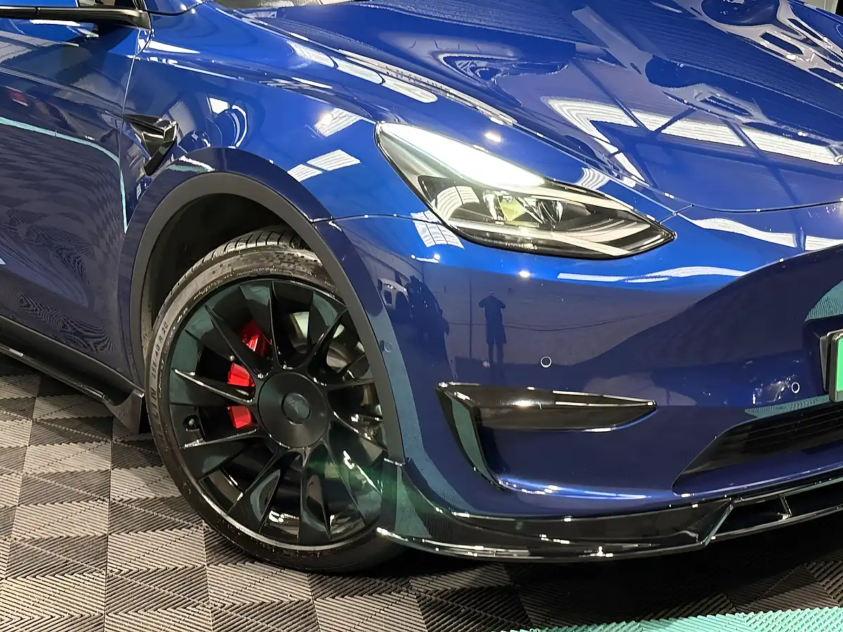 Used 2022 Tesla Model Y Long Range Blue - Interior and Exterior details 11
